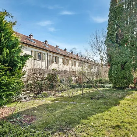 Two Level Terraced House In The Edge Of Zürich